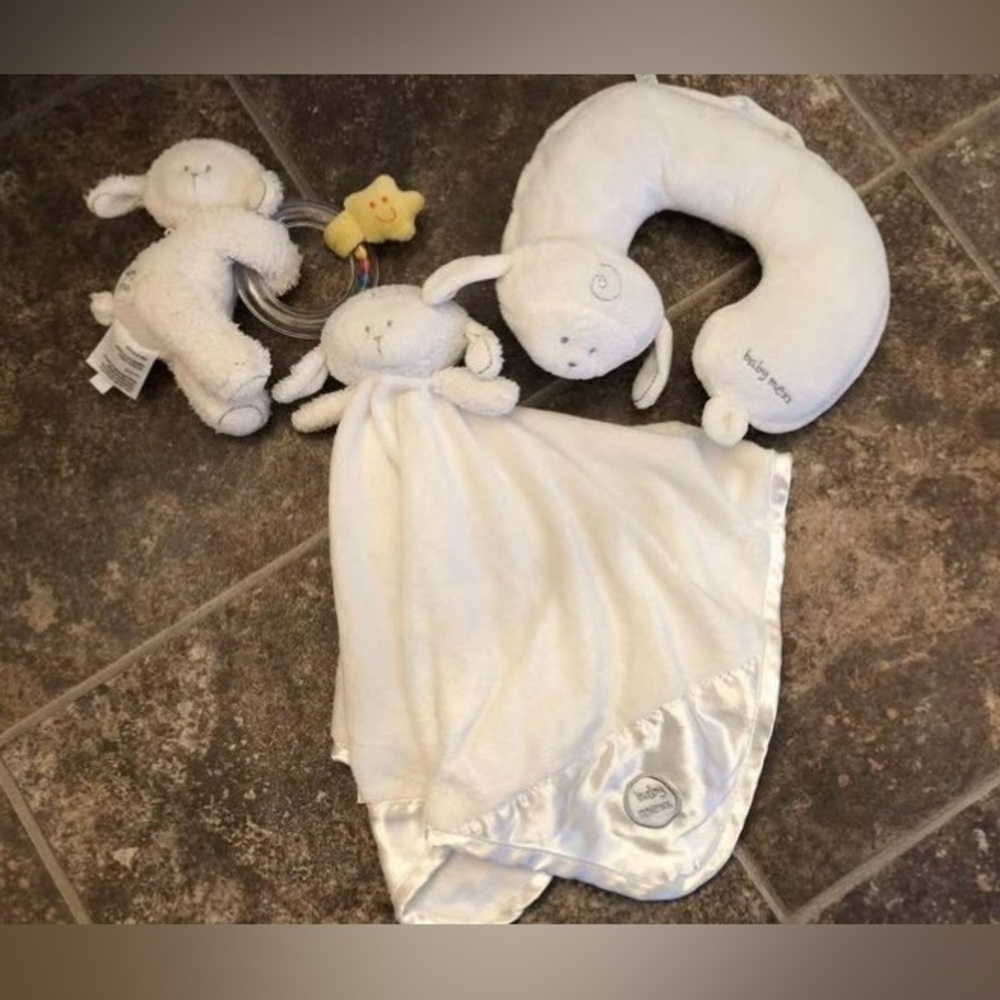 Baby Mexx Rattle, Blanket &
Head/Neck Rest